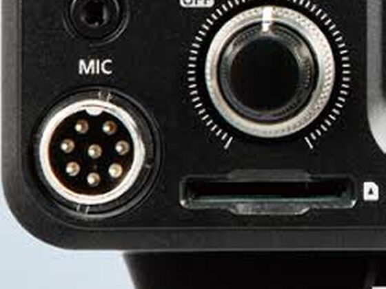 <b>microSDHC kaart met adapter</b><br>Geschikt voor <br>ICOM