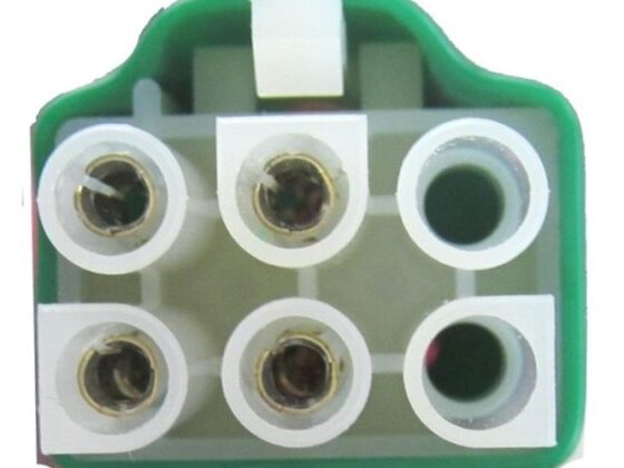 <b>6 Pin DC-Kabel <br> origineel ICOM </b> <br>O.a. ICOM YAESU KENWOOD<br>